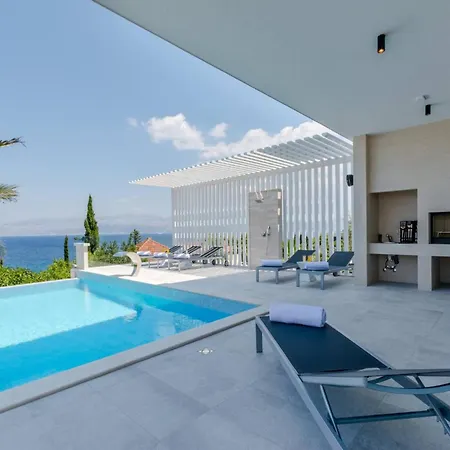 Vila Luxury Pont Infinity Heated Pool Sutivan