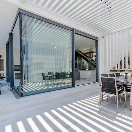 Villa Luxury Pont Infinity Heated Pool Sutivan
