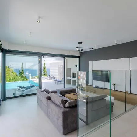 Luxury Pont Infinity Heated Pool Вилла *